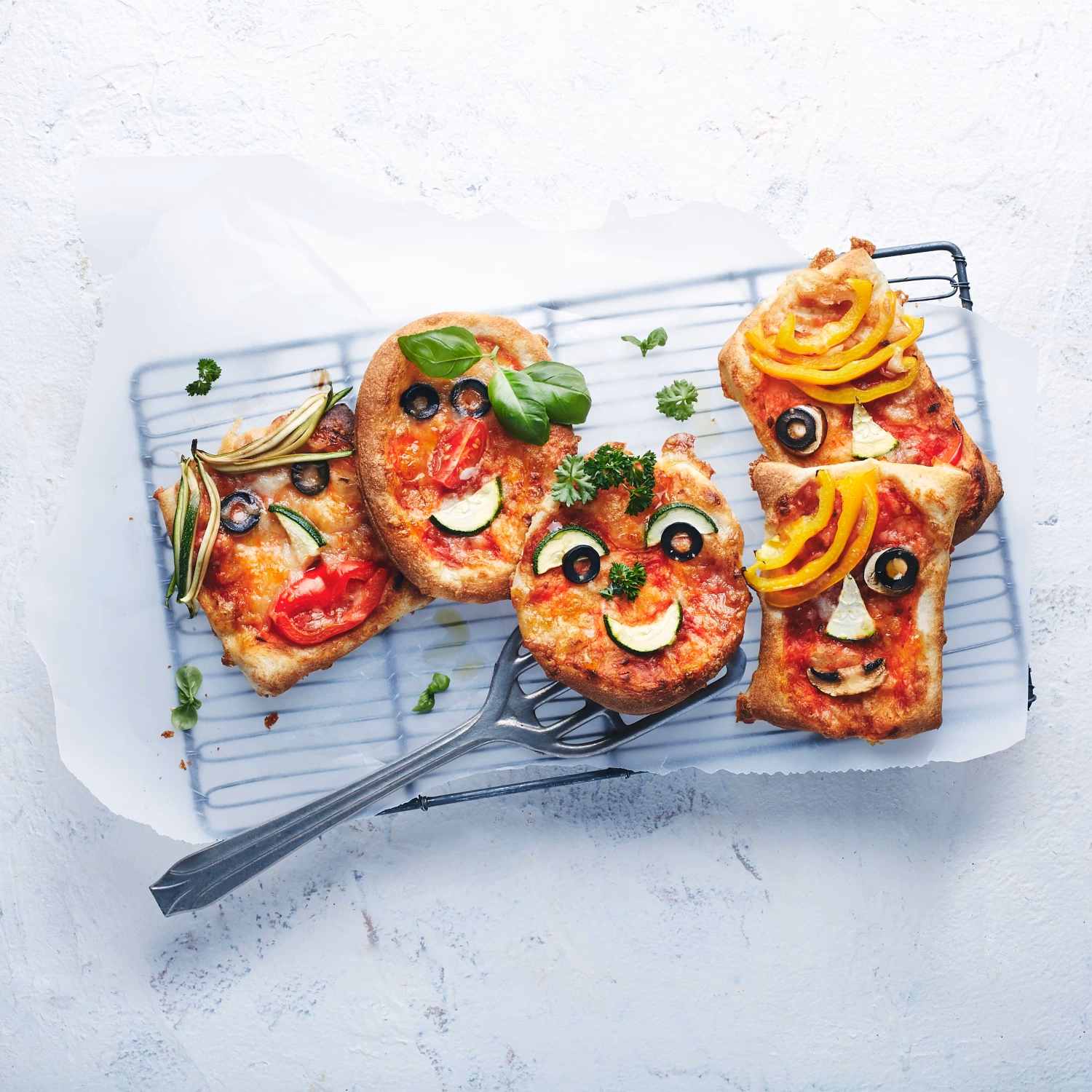 Wie macht man eine pizzasauce?