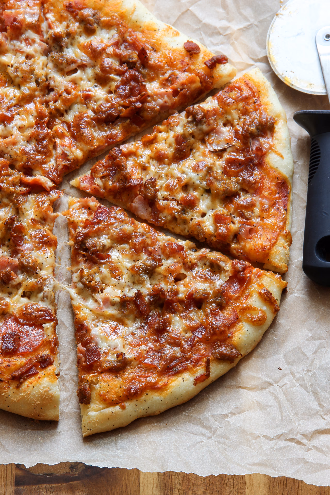 What is a meat lover pizza casserole?