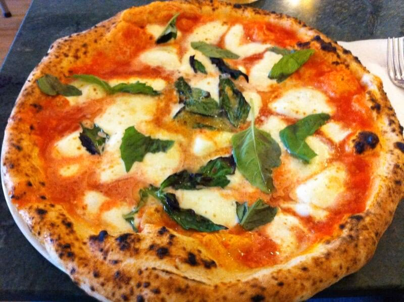 Where to eat vegetarian pizza in Milan?