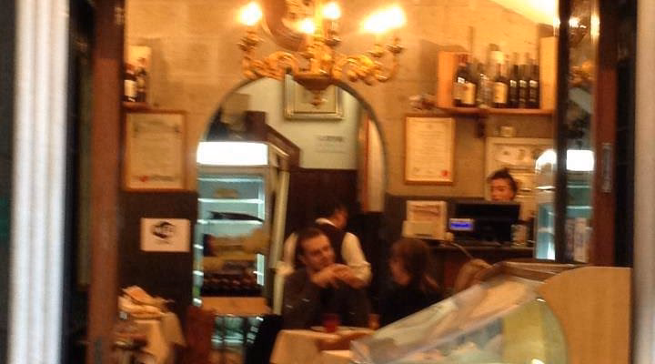 Where is Antica Pizzeria Port'Alba?