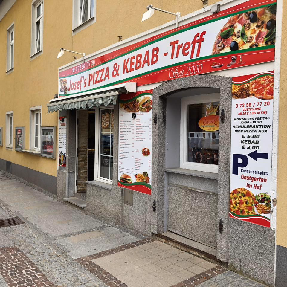 Wie viele Sitzplätze hat das BADHAUS Restaurant?