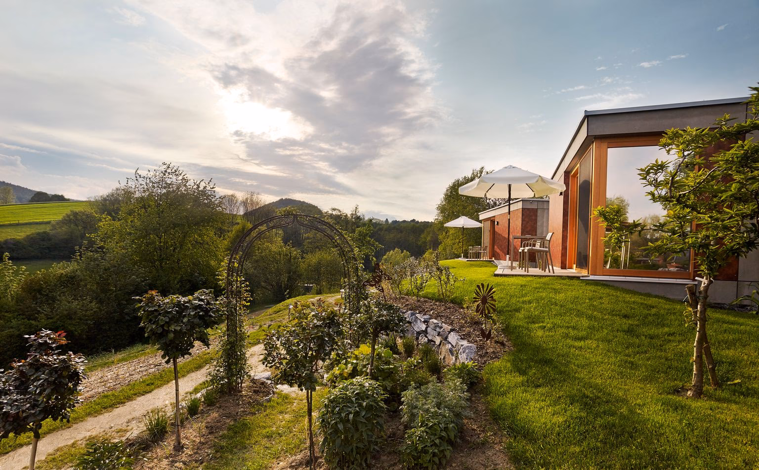 Was kann man außerhalb von Bad Schönau finden?