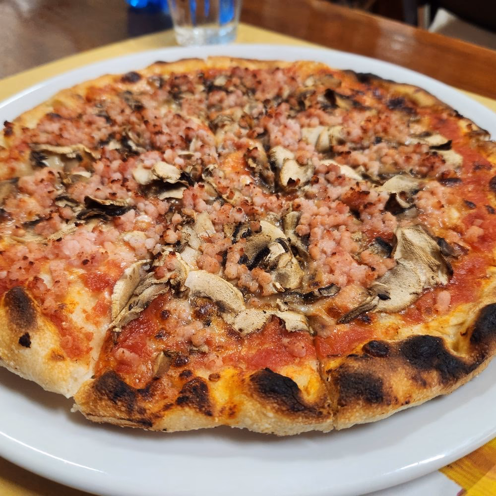 Is pizza alla Pisana a good place to eat?