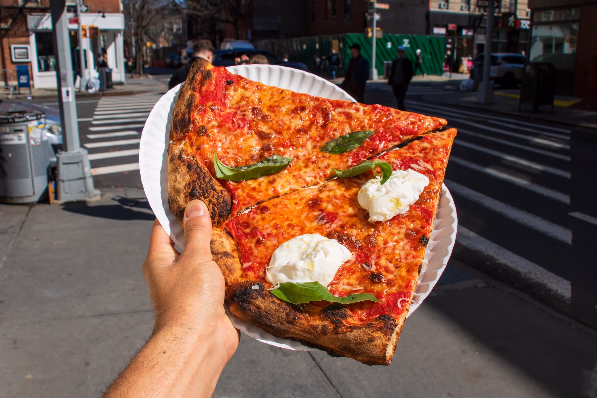 Does New York City eat pizza?