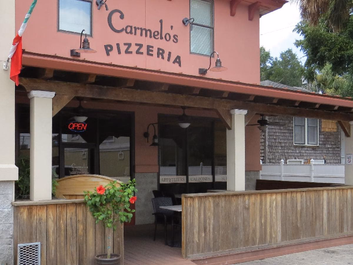 Does Carmelo's have Italian food?