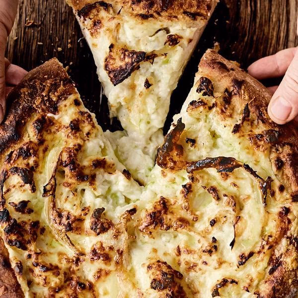Does Jamie Oliver make cauliflower cheese pizza?