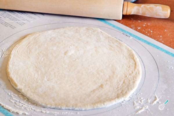 Como esticar a massa de pizza?