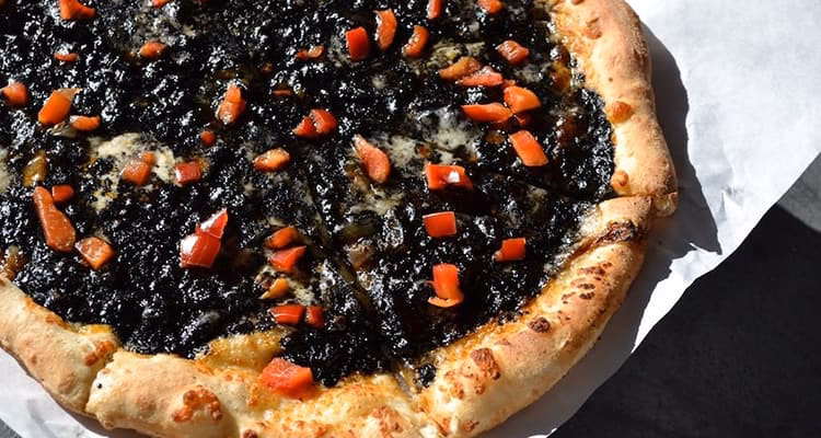 Are bananas a good topping for pizza?