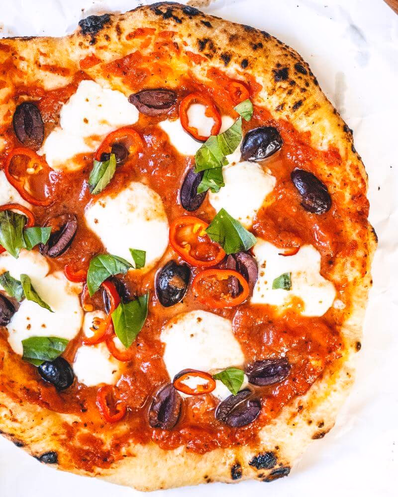 How do you make a Neapolitan pizza?
