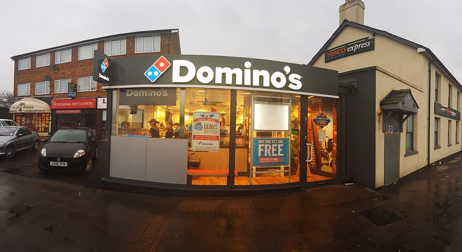 Where can I get a hot pizza delivery in London?