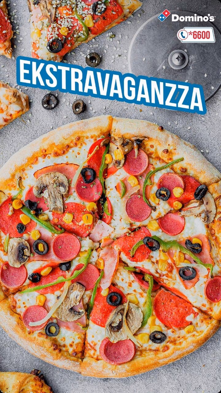 Does Domino's Extravaganzza pizza have cheese?
