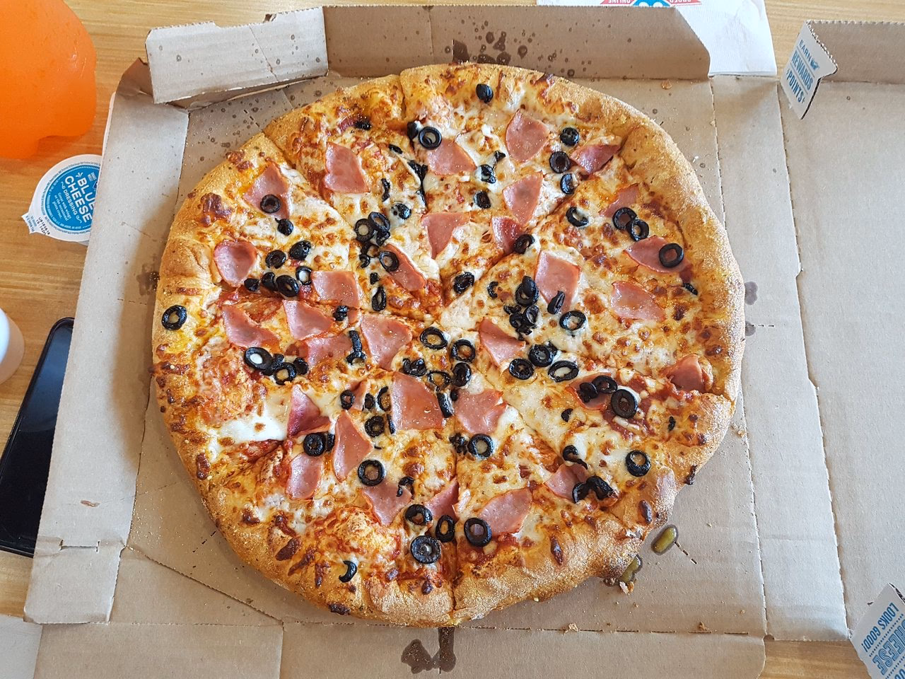 Wie viel verdient man bei Domino's Pizza?