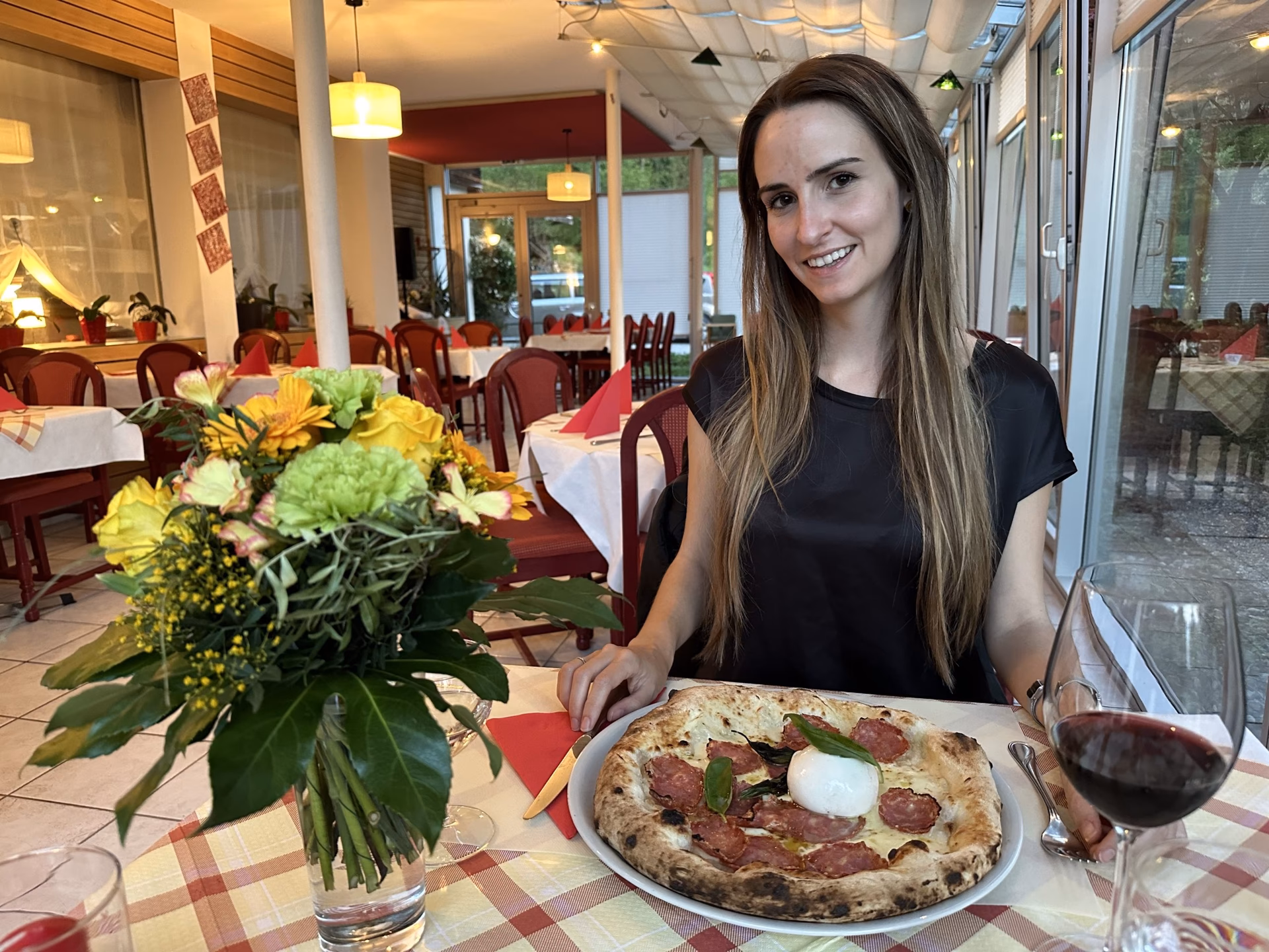 Was bietet die Pizzeria Färbers?