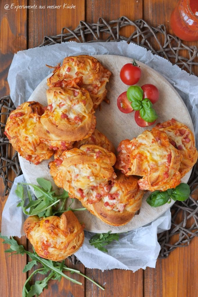 Wie kann man Pizzas als Flammkuchen zubereiten?