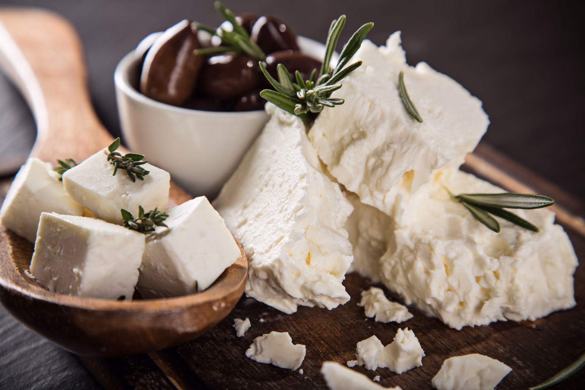 Was ist der Unterschied zwischen Feta und Schafskäse?