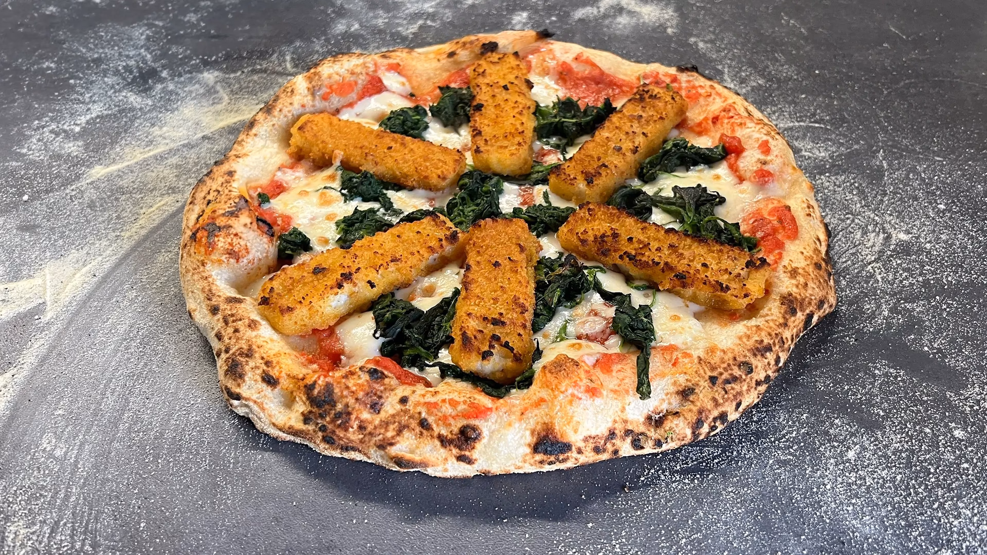 Was sind die Bestandteile einer Pizza?