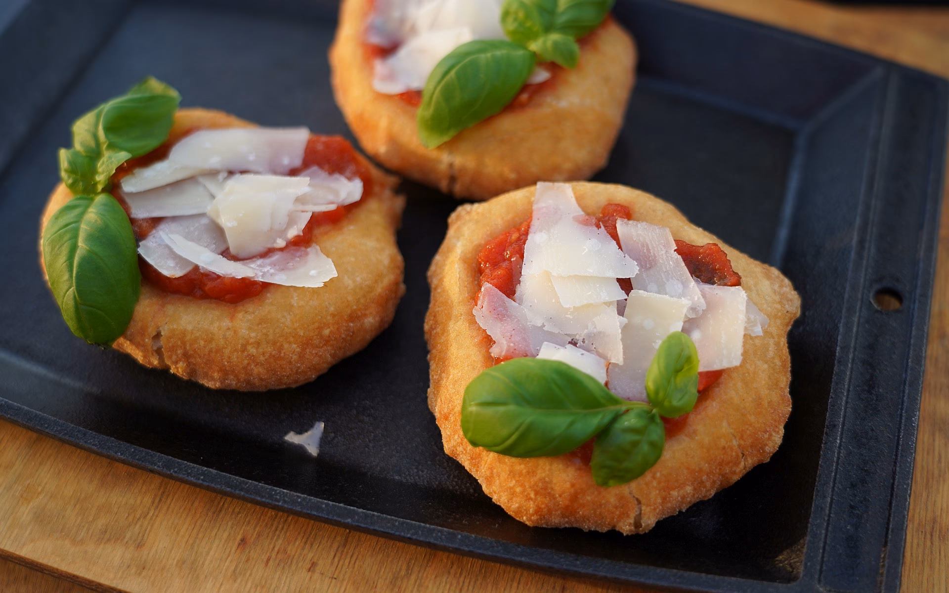 Wie bereite ich einen Teig in der Fritteuse zu?