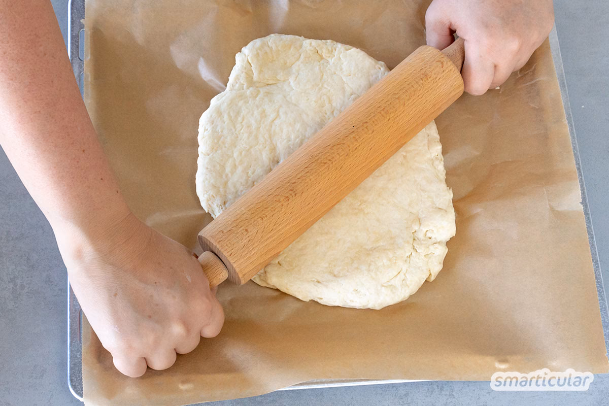 Wie lange dauert es bis Pizzateig fertig ist?