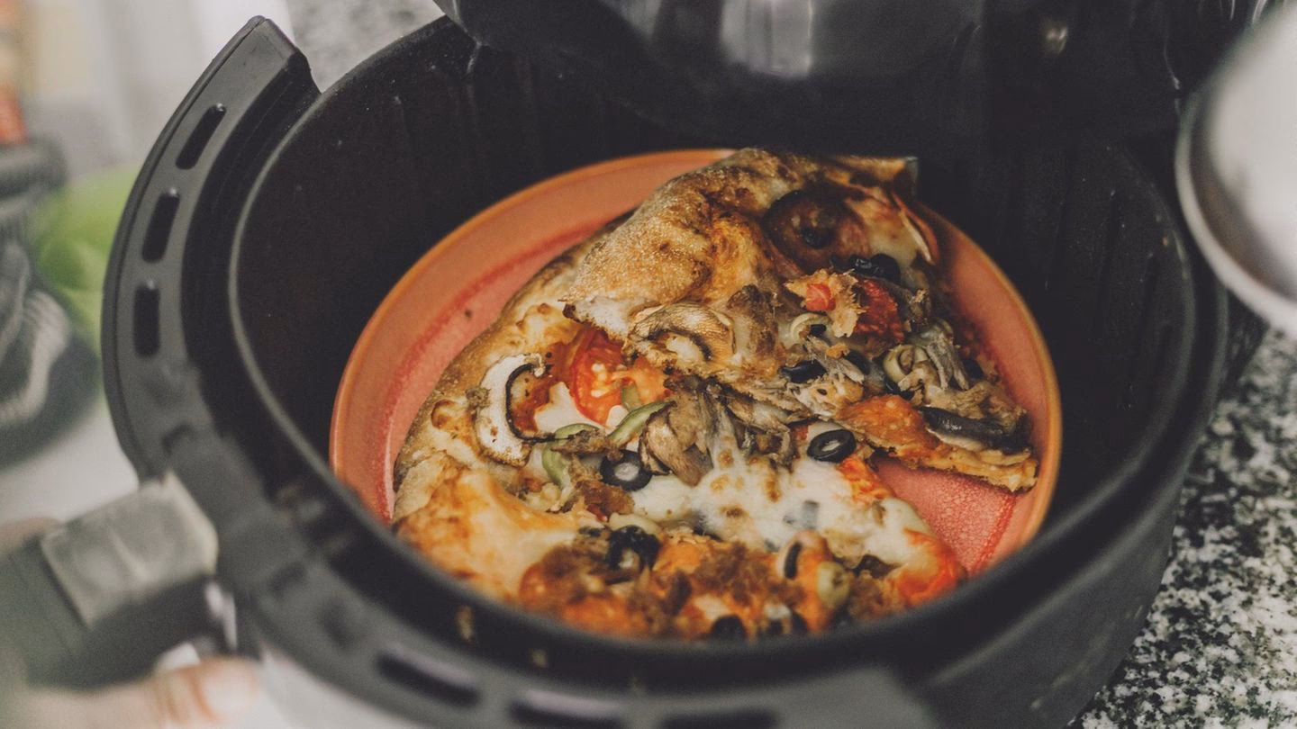 Kann man pizzabrötchen in der Heißluftfritteuse Backen?