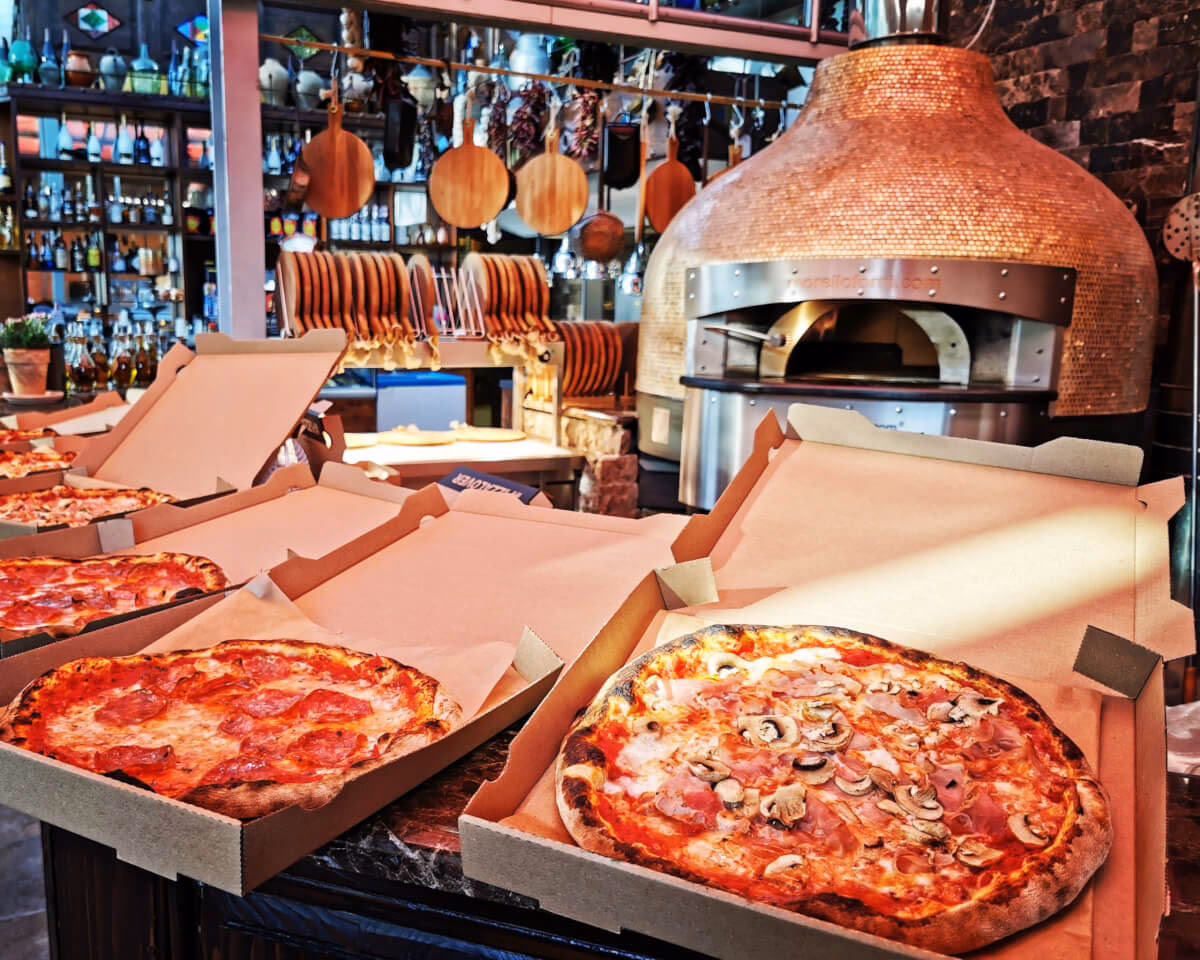 Wie viele Pizzas gibt es in der Pizzeria Disco Volante?