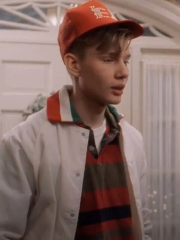 Was pizza boy a neighbor of Kevin in a deleted scene?