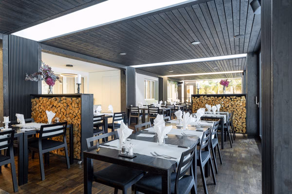 Was bietet das Alpina im Winter und Sommer?