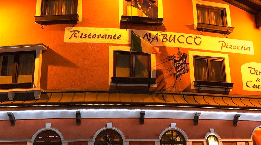 Wie heißt die Pizzeria in Kirchberg?