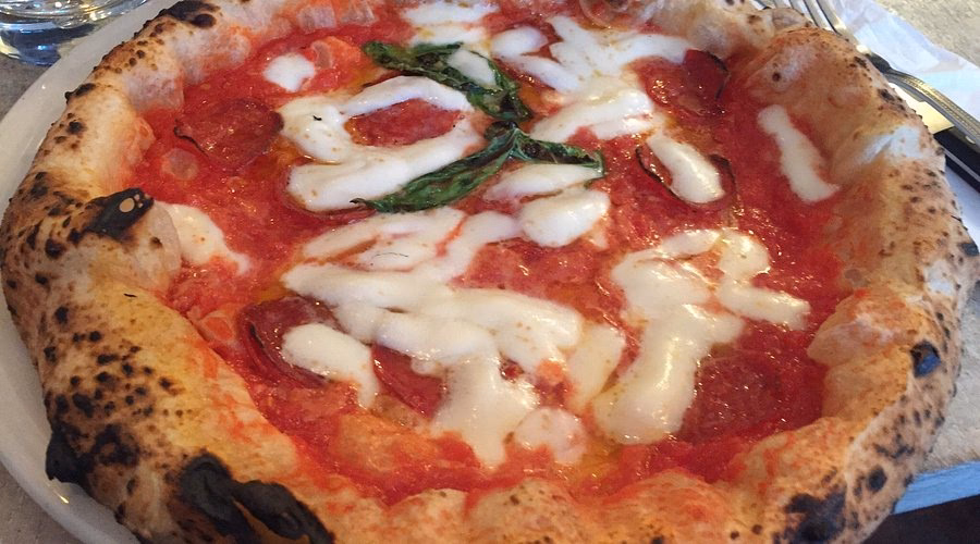 Who is L'antica pizza?