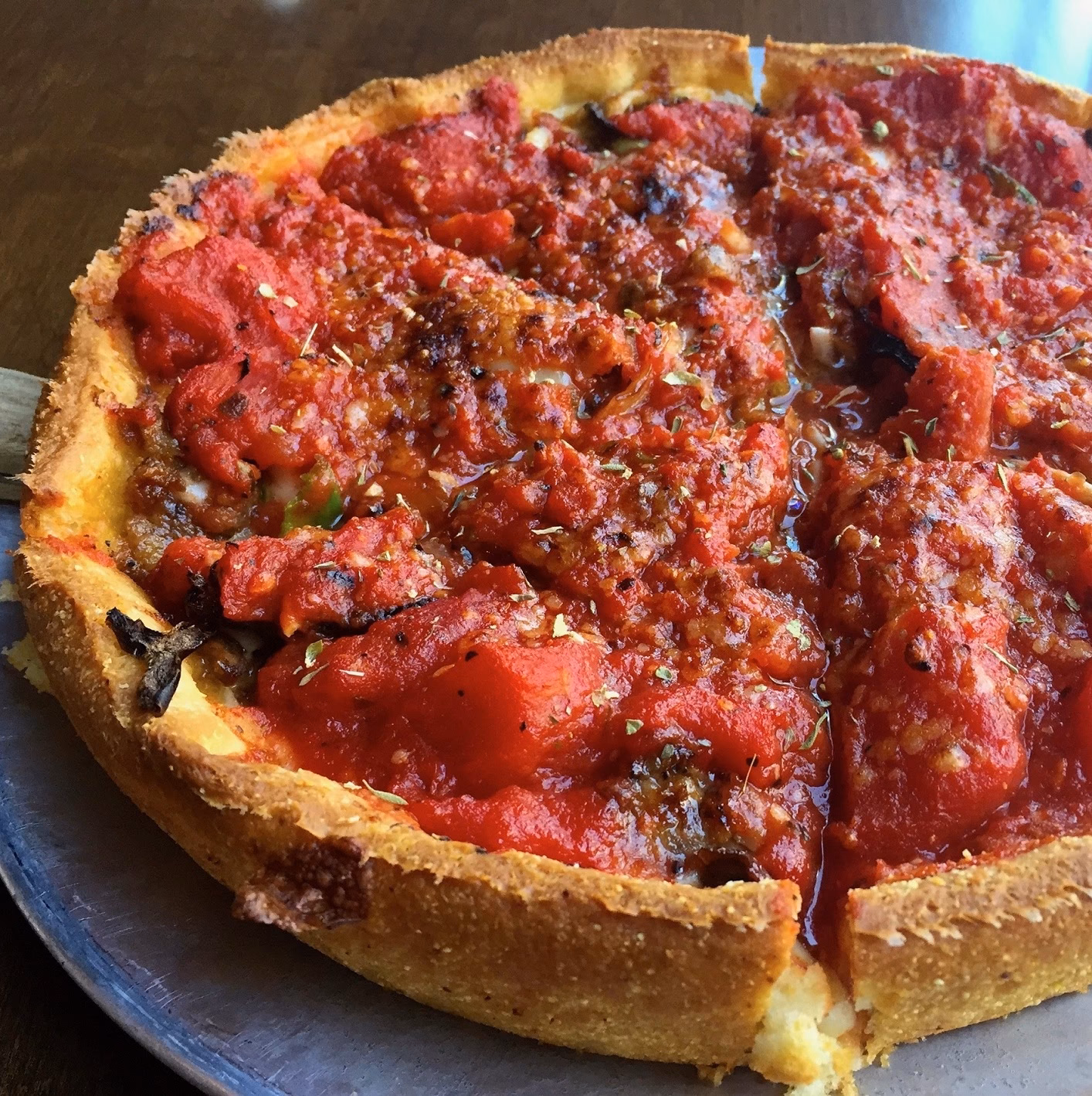 What are the hours of operation at the Little Star Valencia?