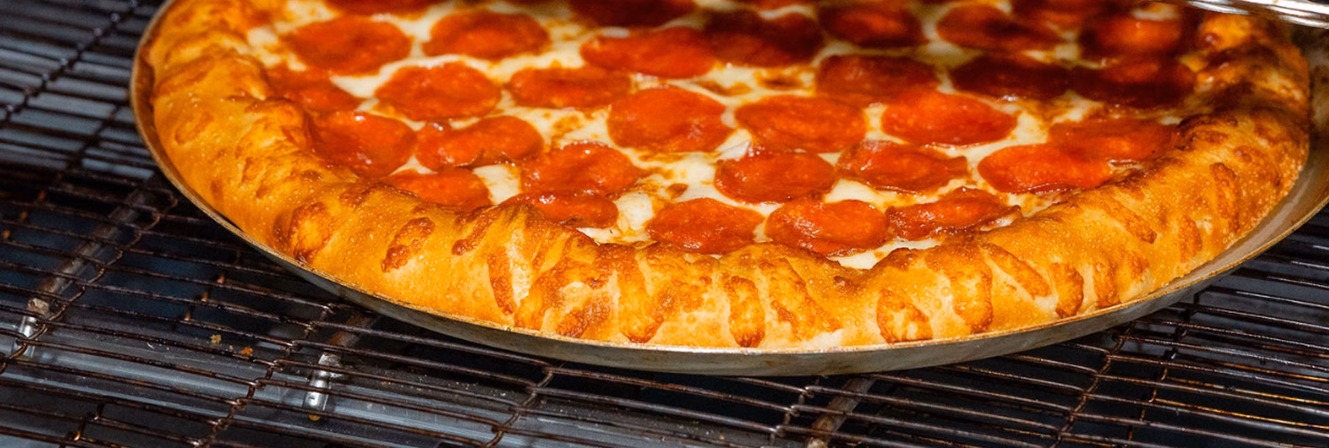 Wann wurde das erste Pizza-Hut-Restaurant in Österreich eröffnet?