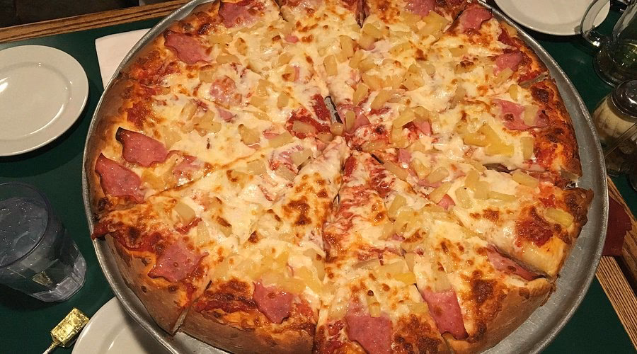 What time does Marri's pizza close in Long Beach?