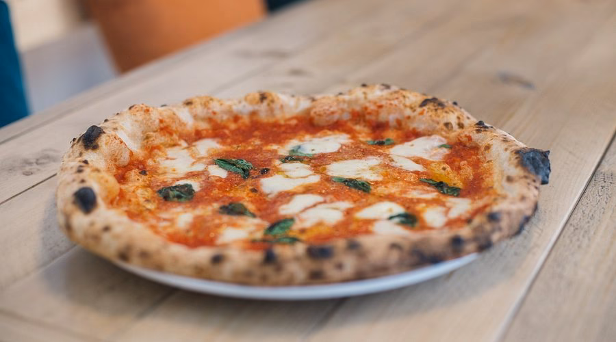 Where is Neapolitan pizza made?