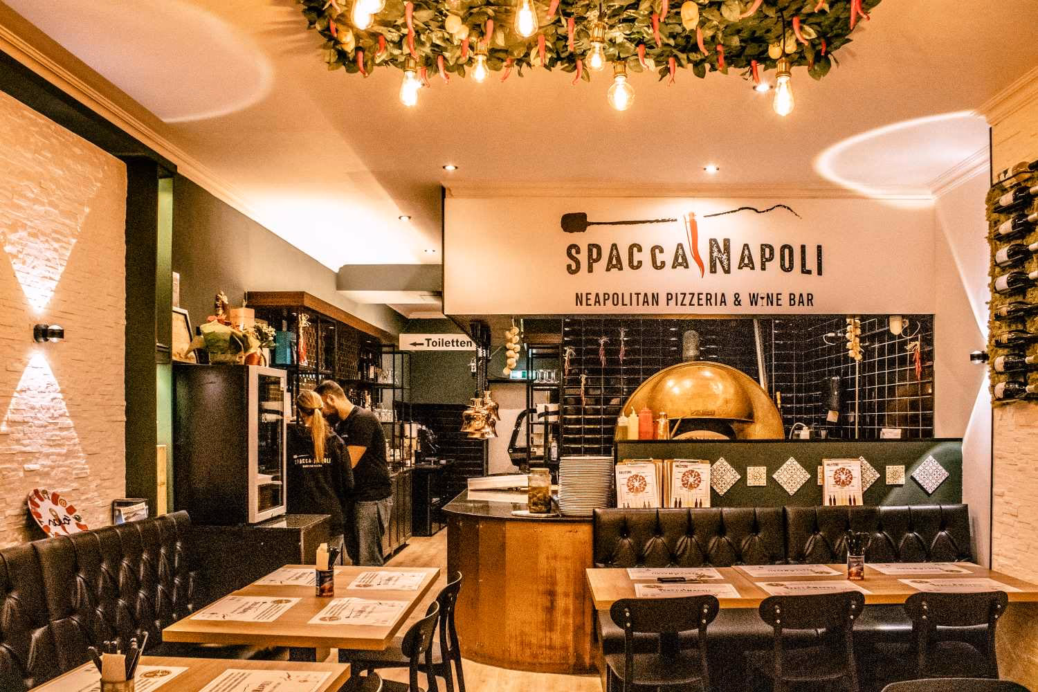 Wie lange dauert es bis die Pizza Napoletana gebacken ist?