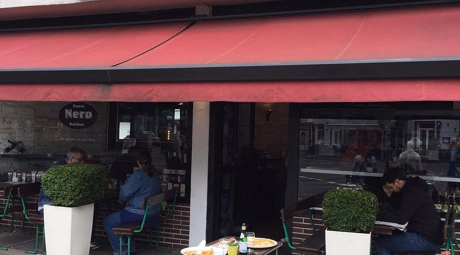 Was macht die Pizzeria Nero Nudelhaus so besonders?