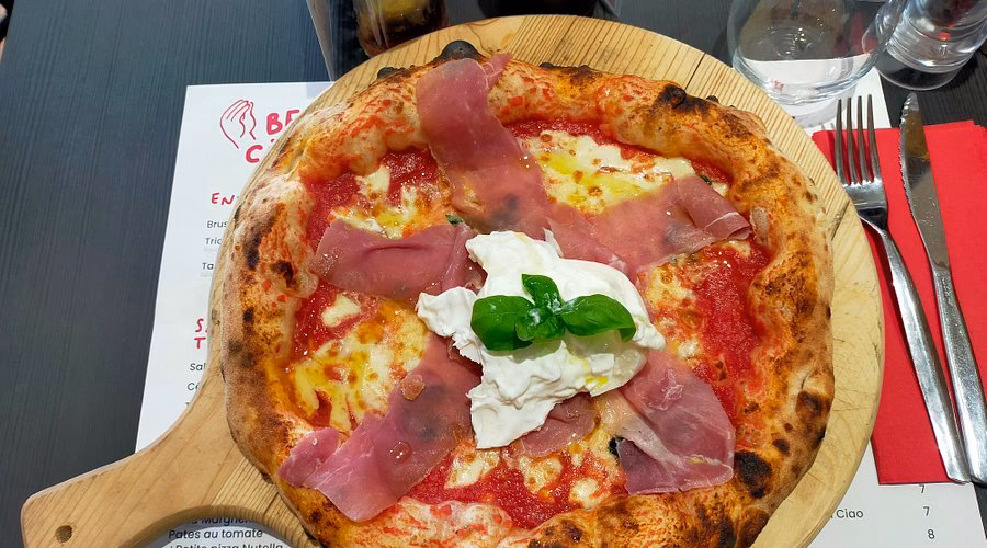 Was verbindet das Restaurant in Nizza mit französischer Gastronomie?