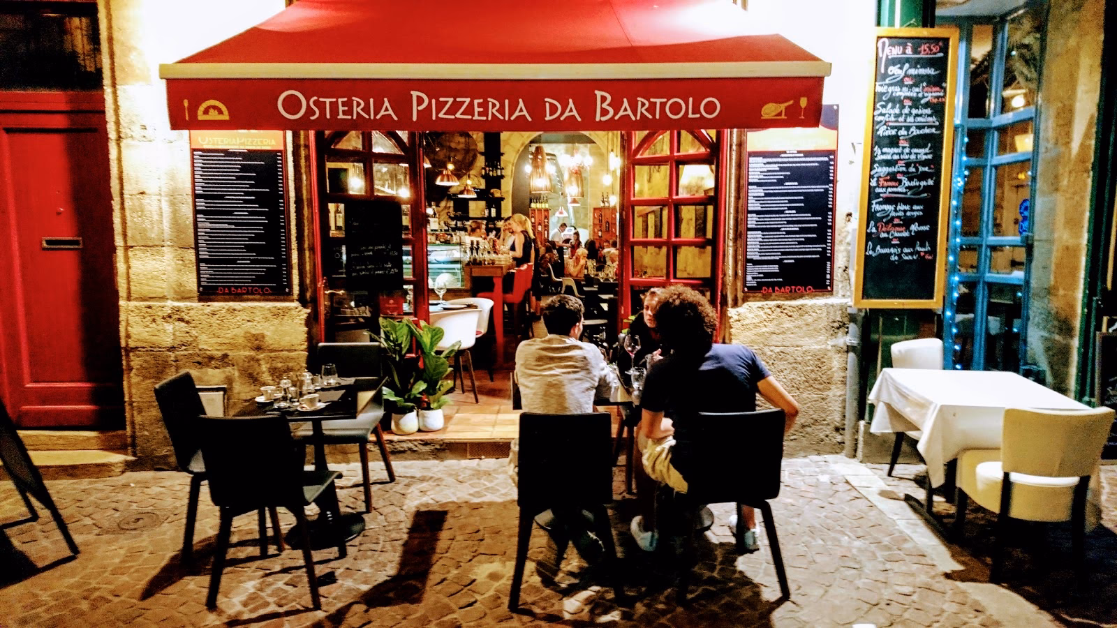 Qu'est-ce que l'Osteria Pizzeria da Bartolo propose ?