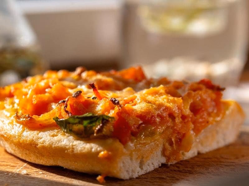 Est-ce que la pâte à pizza est épaisse ?