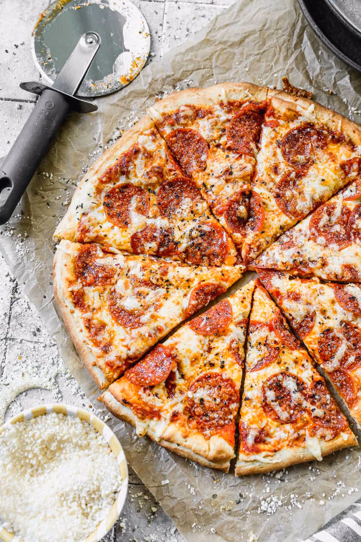 How do you make a pizza crust with cheese & pepperoni?