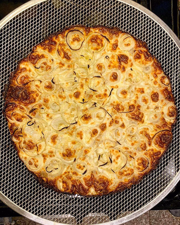 ¿Qué es la pizza al molde?