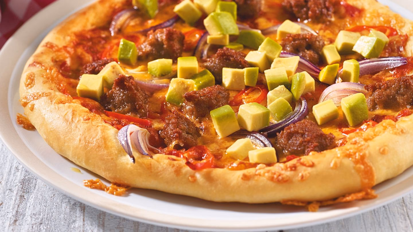 Wie wird Pizza-Kuchen aus der Pfanne gebacken?