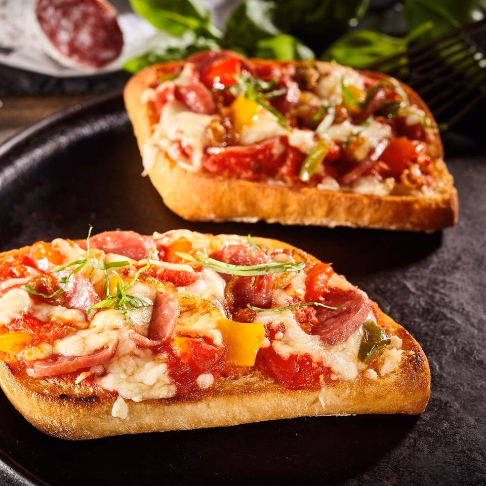 Wie wird ein Baguette gebacken?