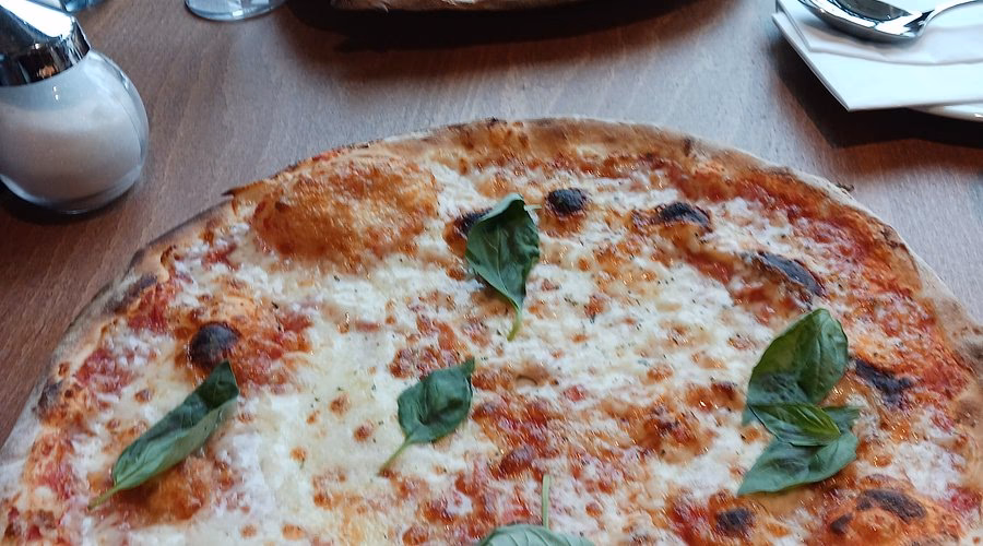 Wo kann man italienische Pizza und Pasta schnell und einfach nach Hause liefern lassen?