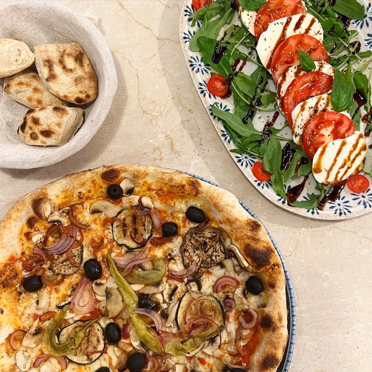 Welche Pizzas gibt es außerhalb von Bad Waldsee?