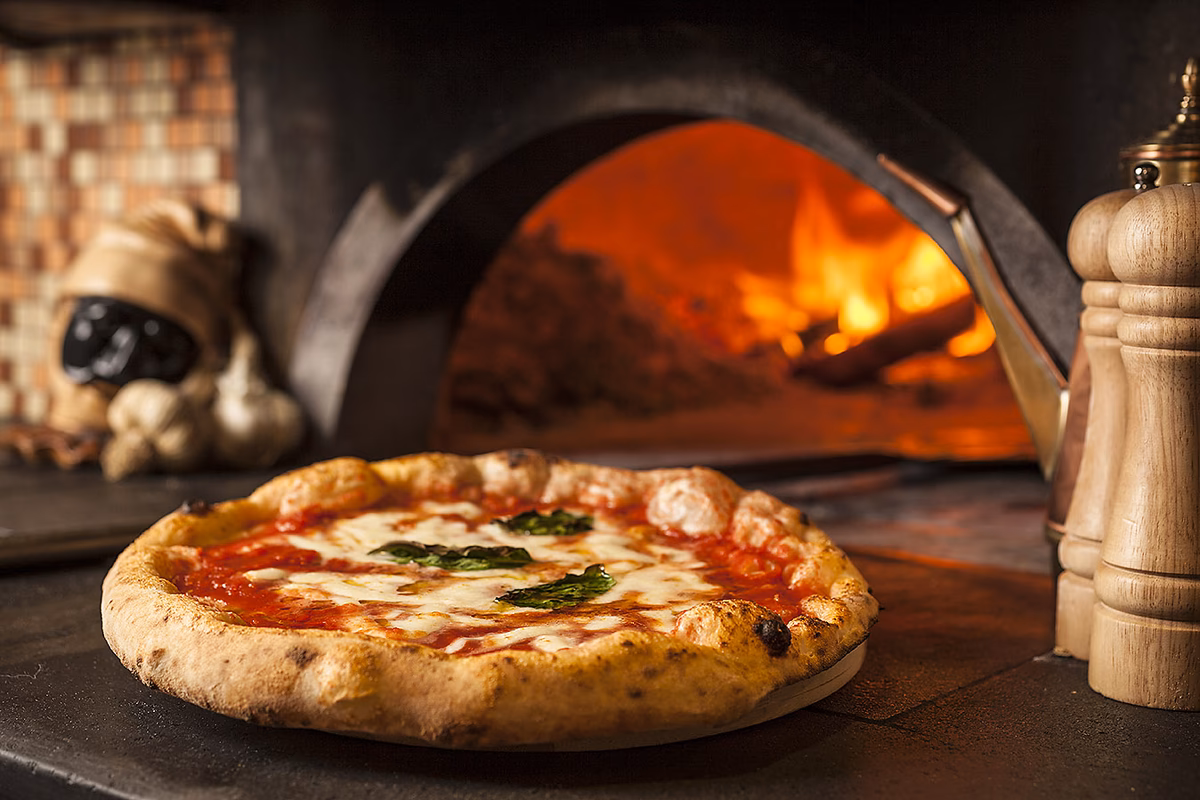 Should you book a pizza making class in Naples?
