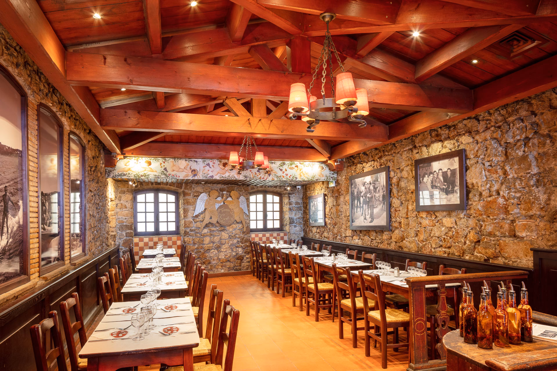 Qu'est-ce que la pizza Cresci - Cannes offre ?