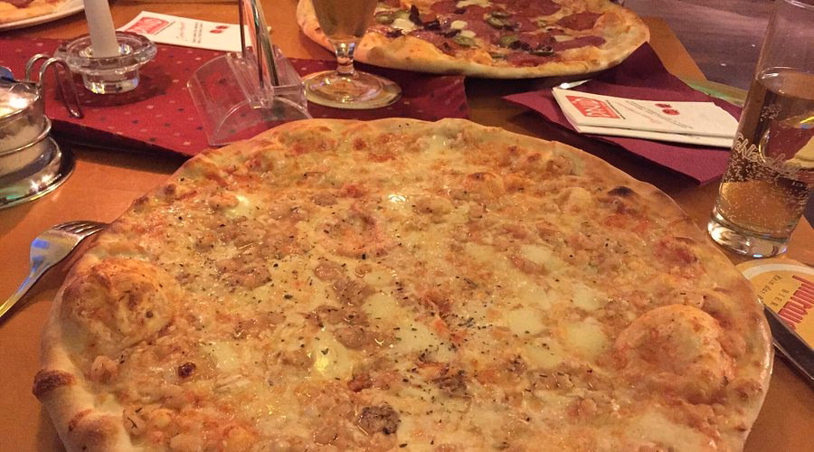 Was gibt es bei Pizzeria David?