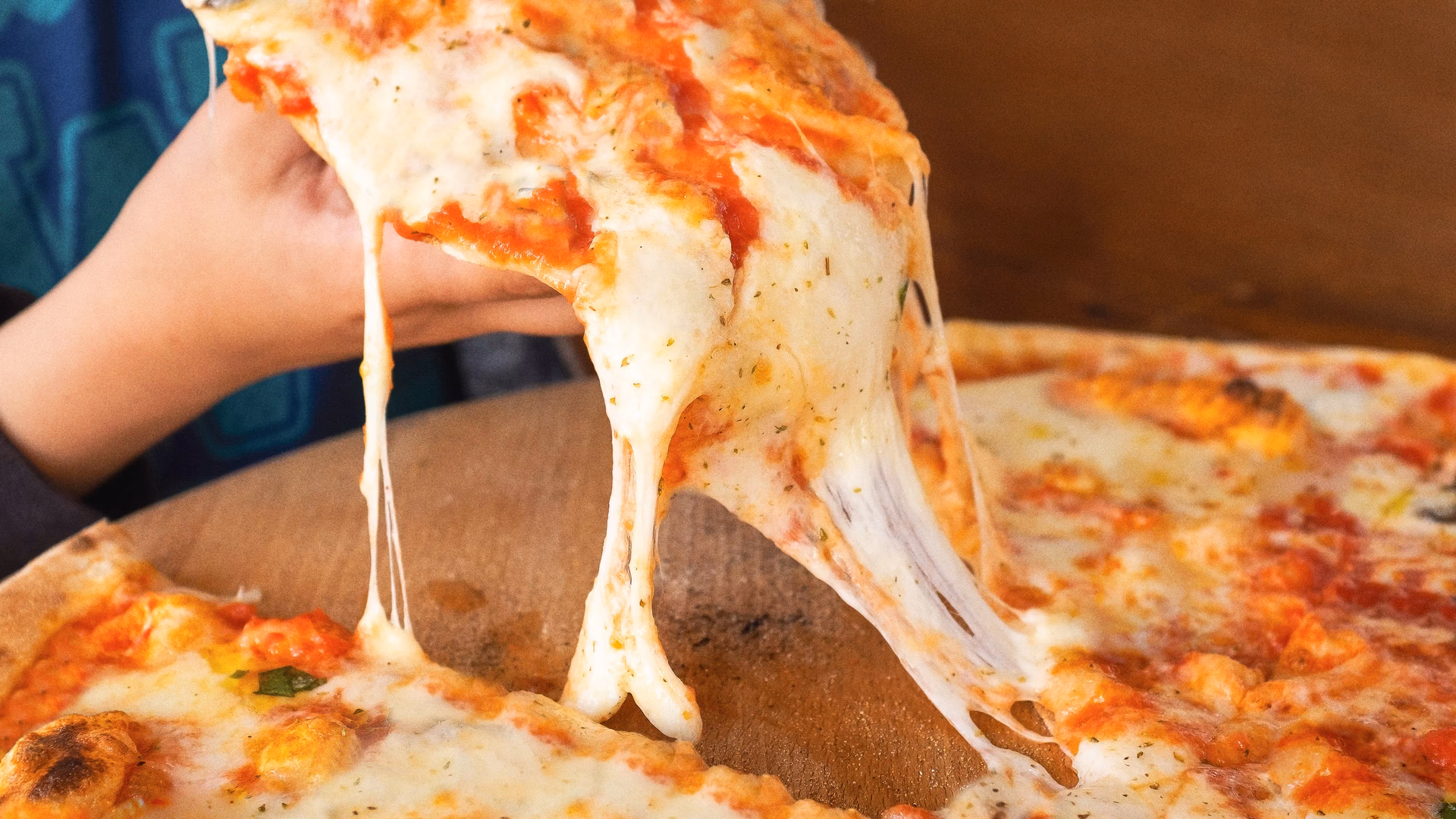 Does Uber Eats deliver pizza?