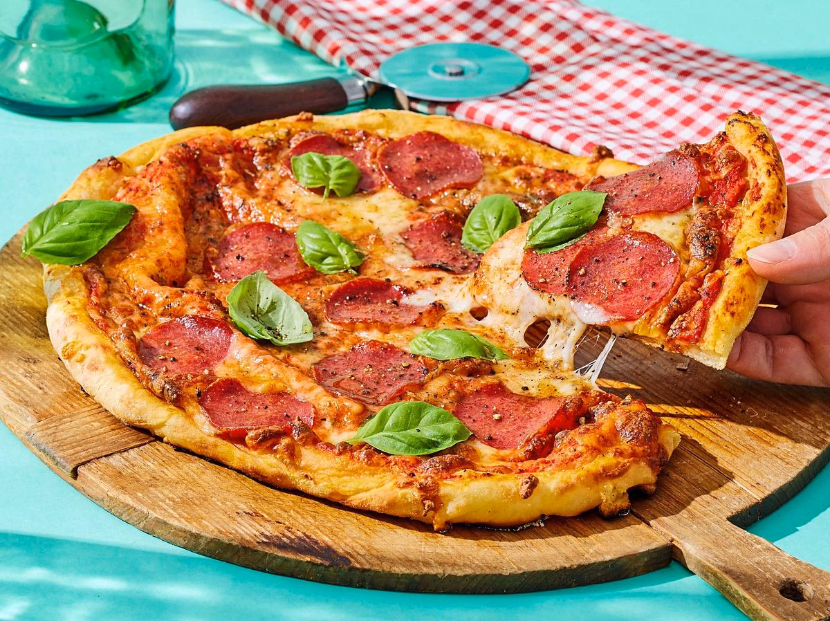 Wie wird eine Pizza zubereitet?