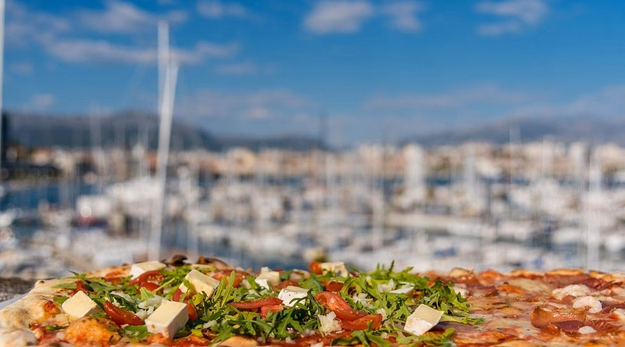 Wie lange braucht eine Pizza im Tiefkühler zum Backen?