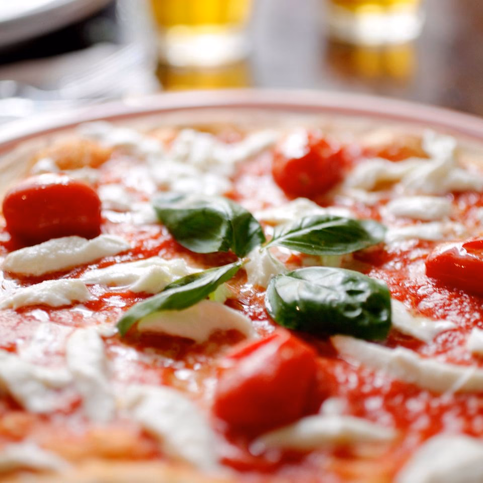 Wie kann man Pizza backen?